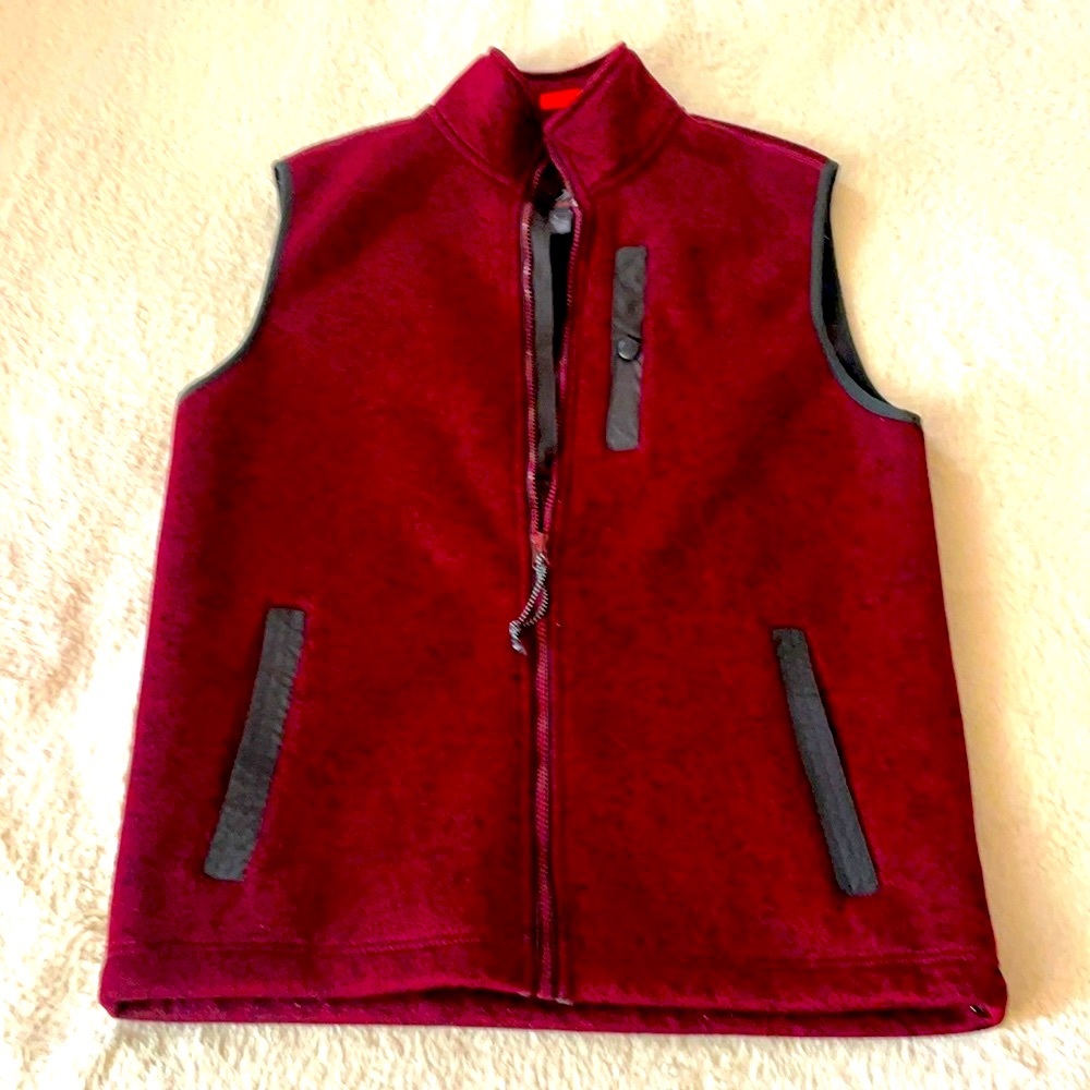 NEW Vest - Picture 2 of 4